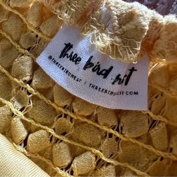 Three Bird Nest Yellow Lace Dress - Picture 2 of 3